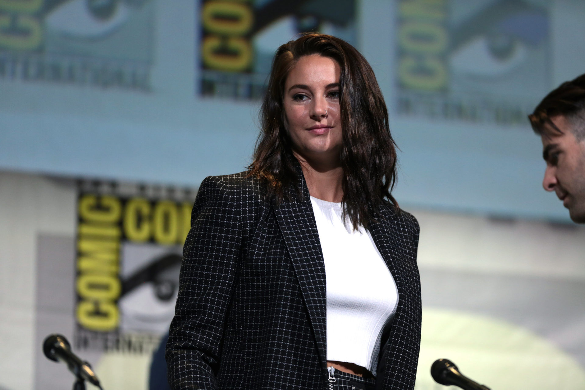 Shailene Woodley Opens Up About 'Debilitating' Health Condition – The A