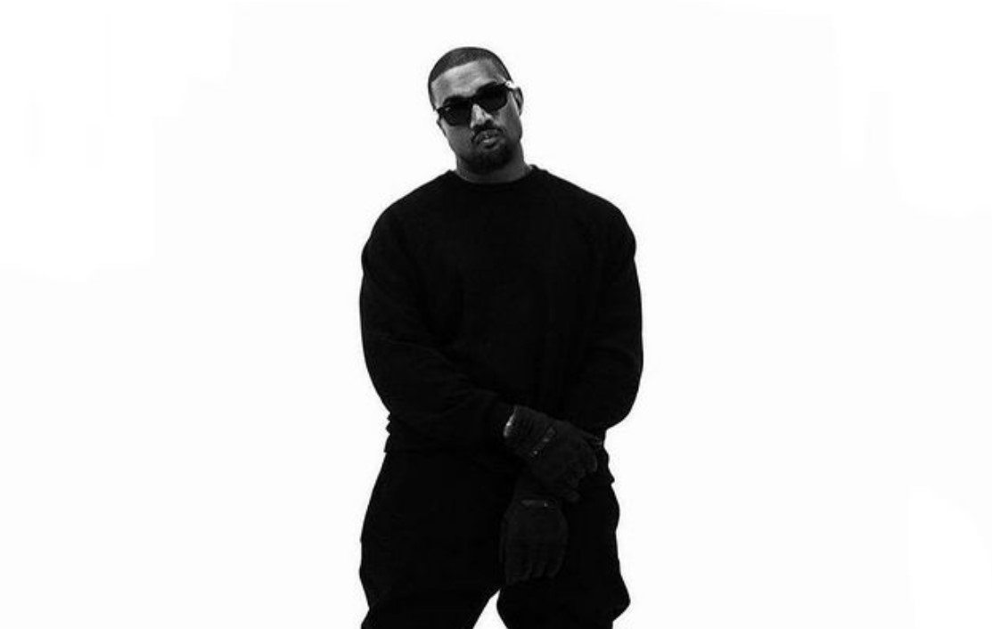 Kanye west черные псы. Канье Уэст. Канье Уэст черно белое фото. Kanye West во весь рост на белом фоне. Eazy Kanye West ft the game.